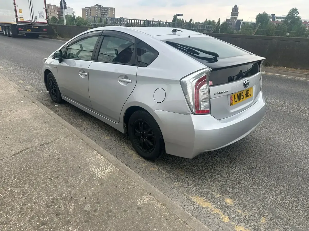 Used Toyota Prius 2015 Silver Hatchback
