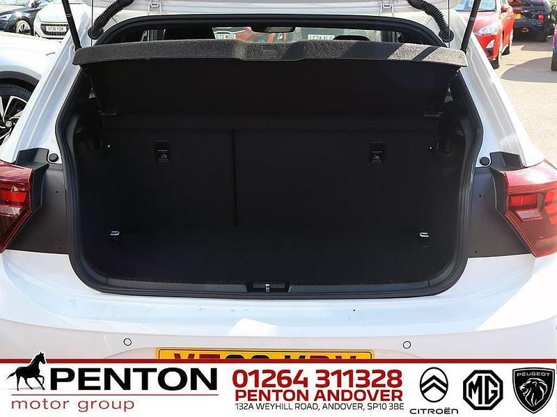 Used VW Polo R-line 110 HP (80 kW) 2023 White Hatchback