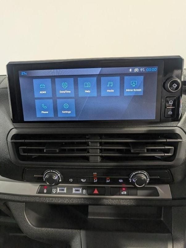 New Peugeot Expert 118 HP (86 kW) 2025 White Van