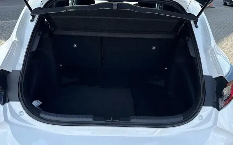 Used Toyota Corolla Sport 140 HP (102 kW) 2023 White Hatchback
