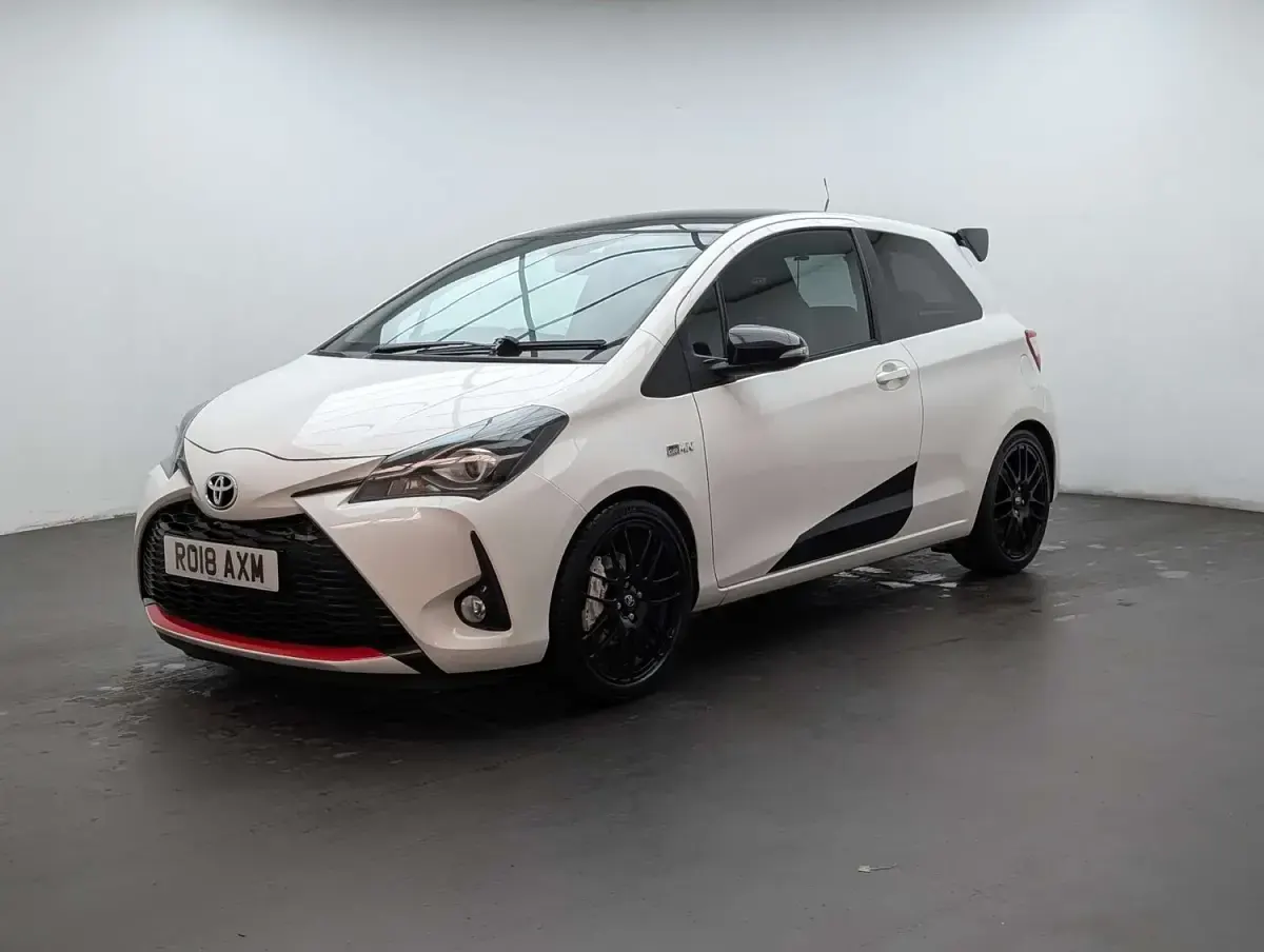 Used Toyota Yaris Edition 212 HP (155 kW) 2018 White Hatchback