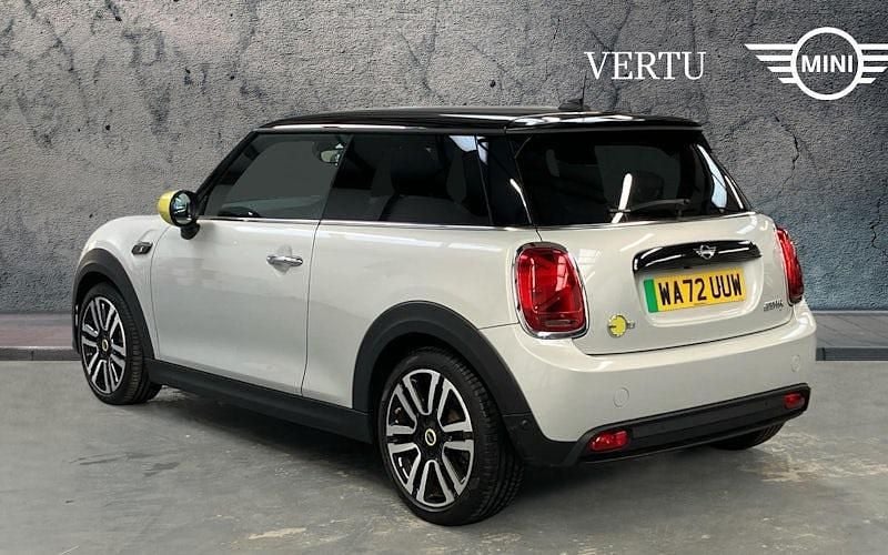 Used Mini Cooper Level 2 135 kW (184 HP) 2023 Hatchback