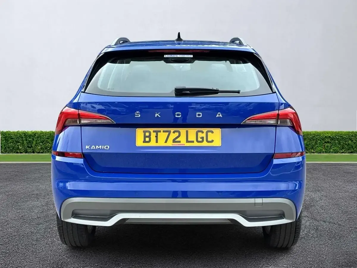Used Skoda Kamiq SE 95 HP (69 kW) 2022 Blue SUV