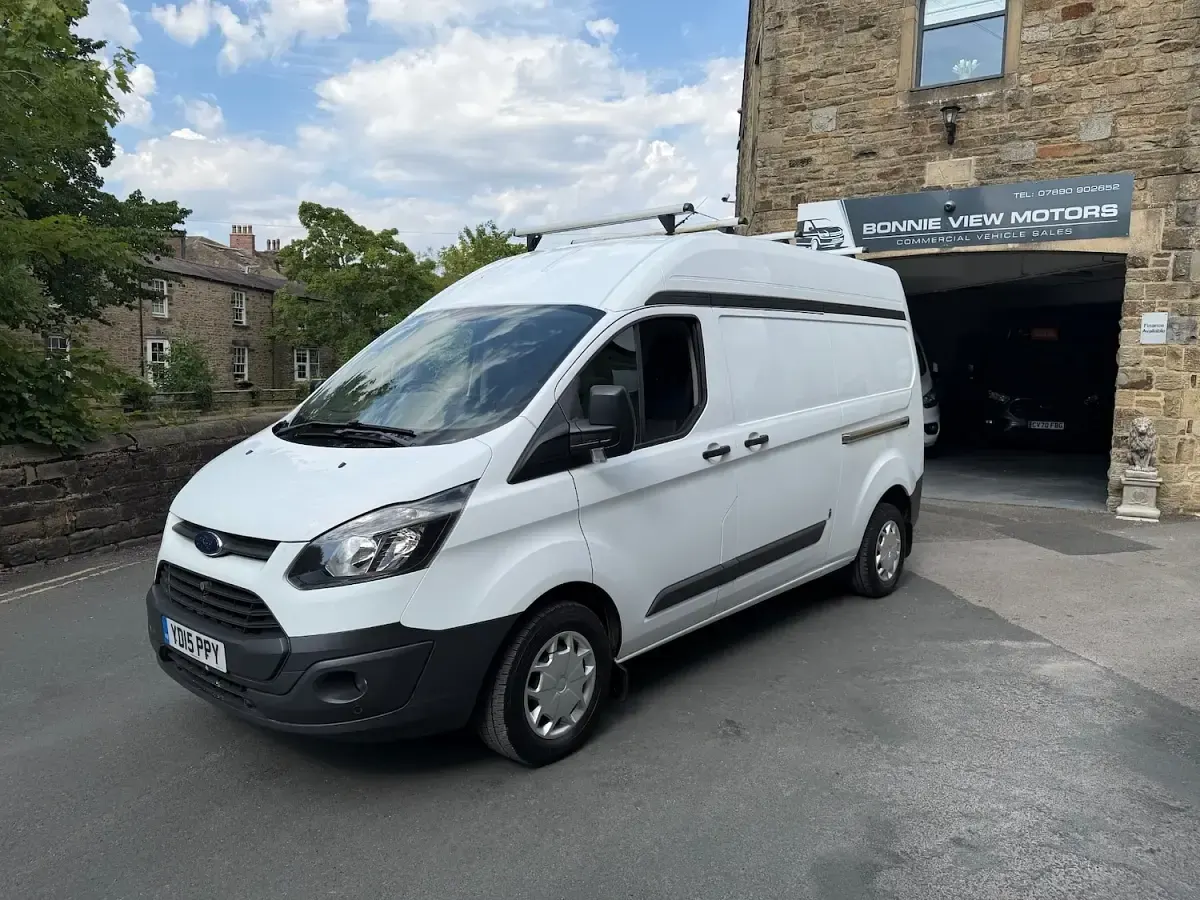Used Ford Transit Custom 100 HP (73 kW) 2015 White Van