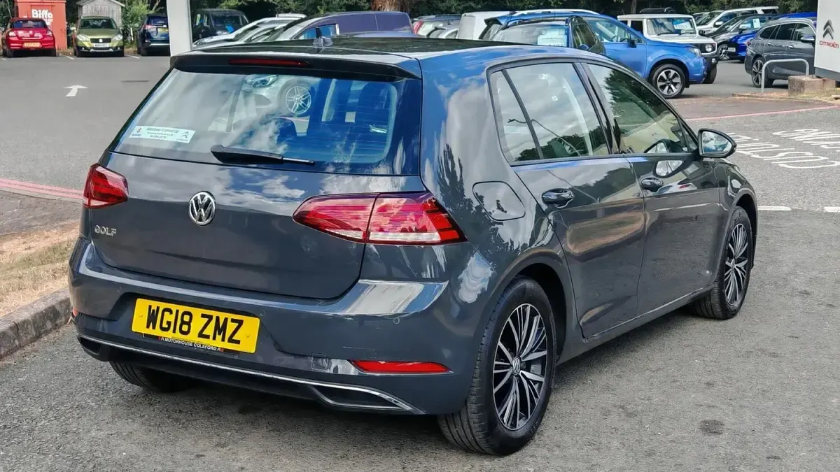 Used VW Golf VII SE 115 HP (84 kW) 2018 Grey Hatchback