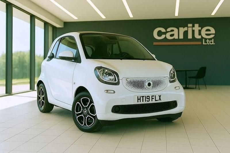 White Used 2019 Smart ForTwo Coupé Premium Coupe | £7,995 (Fair price) - Image 1/2