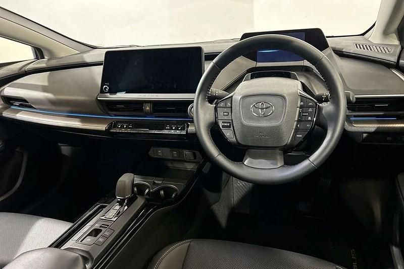 Begagnad Toyota Prius 220 HK (161 kW) 2024 Blå Halvkombi