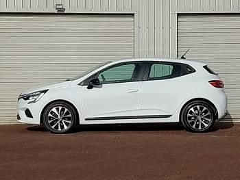 Used Renault Clio V Evolution 145 HP (106 kW) 2022 White Hatchback