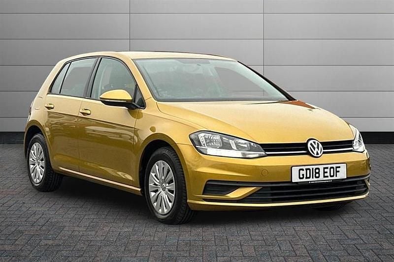 Turmeric yellow Used 2018 VW Golf VII S Hatchback | £8,295 (Good price) - Image 1/2