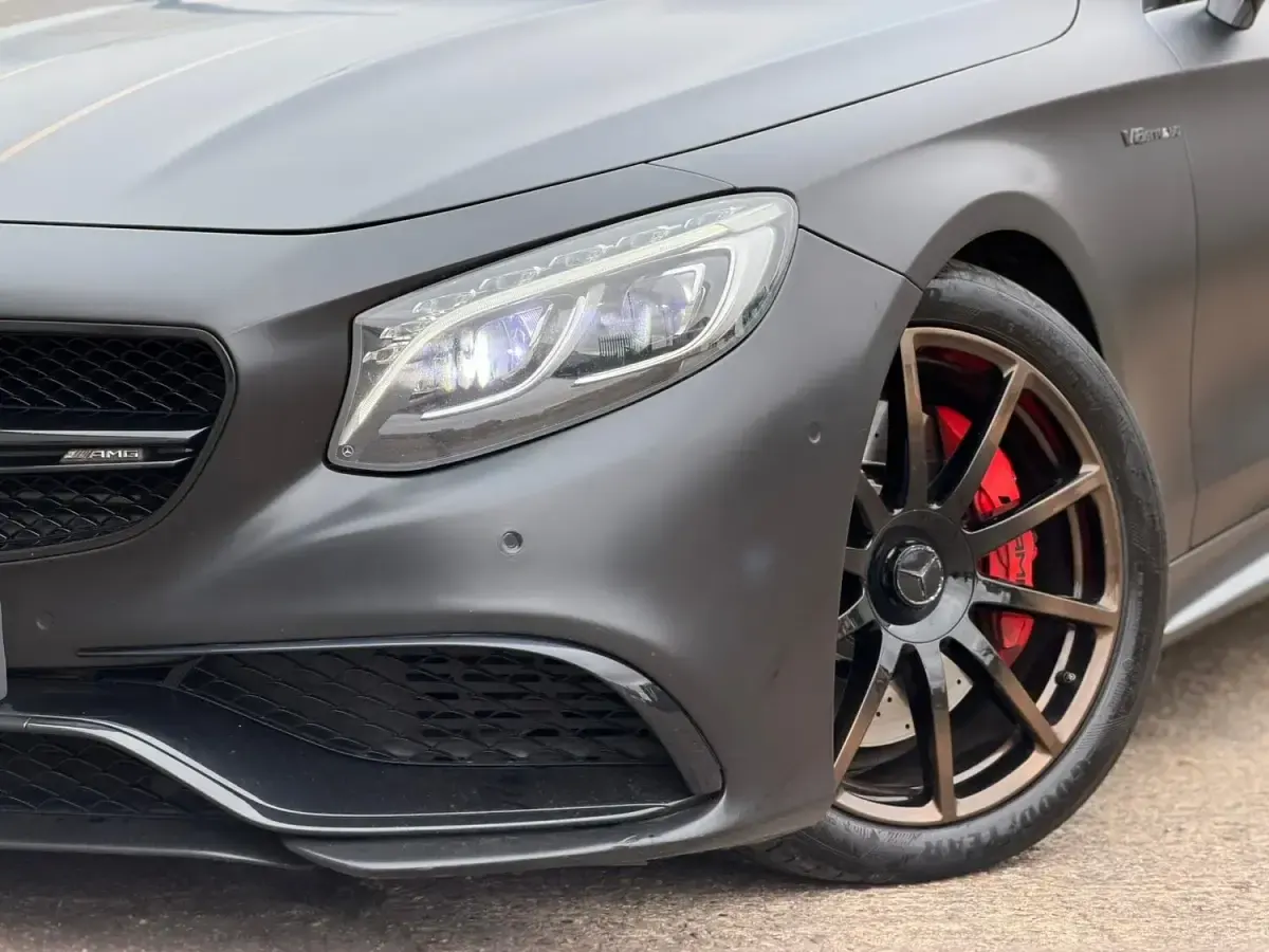 Used Mercedes S63 AMG AMG 586 HP (431 kW) 2016 Black Coupe