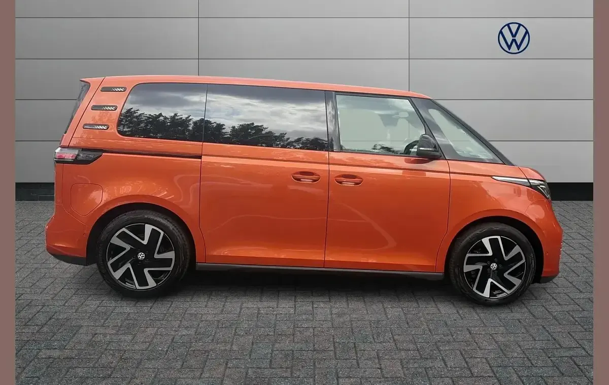 Used VW ID. Buzz Pro 150 kW (204 HP) 2023 Orange MPV