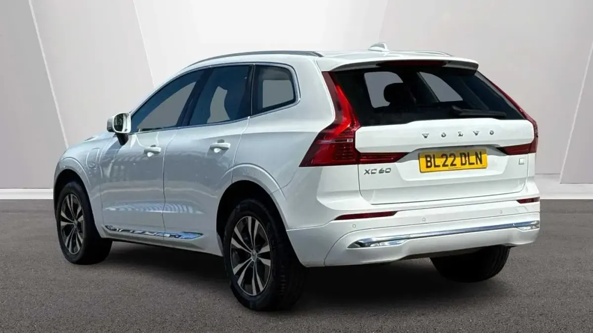 Used Volvo XC60 Inscription 344 HP (253 kW) 2022 White SUV