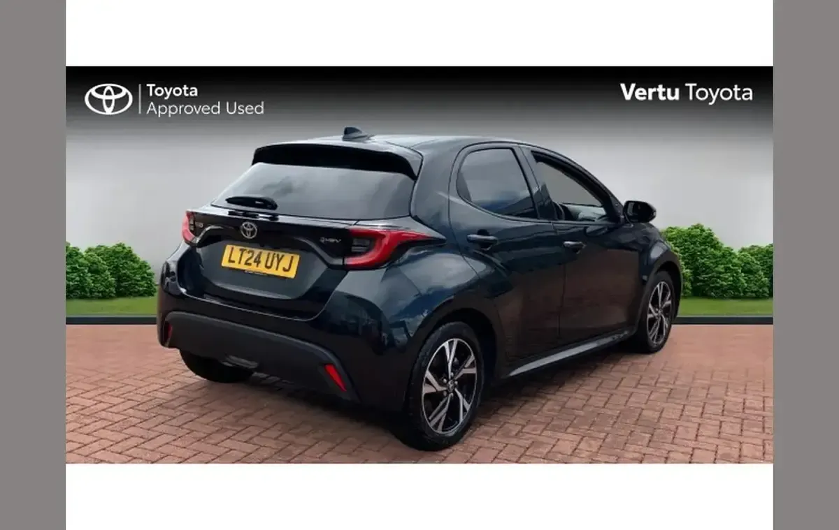 Used Toyota Yaris Design 116 HP (85 kW) 2024 Black Hatchback