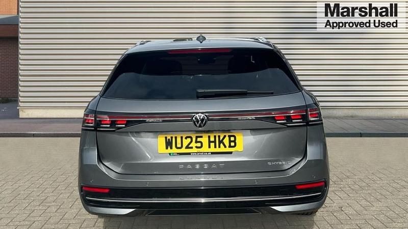 Used VW Passat Elegance 272 HP (200 kW) 2025 Grey Estate