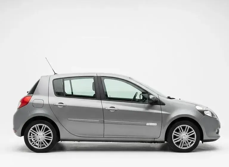 Used Renault Clio IV Dynamique 111 HP (81 kW) 2012 Grey Hatchback