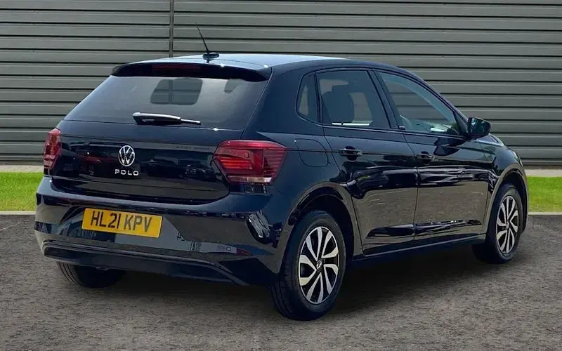 Begagnad VW Polo Active 95 HK (69 kW) 2021 Svart Halvkombi