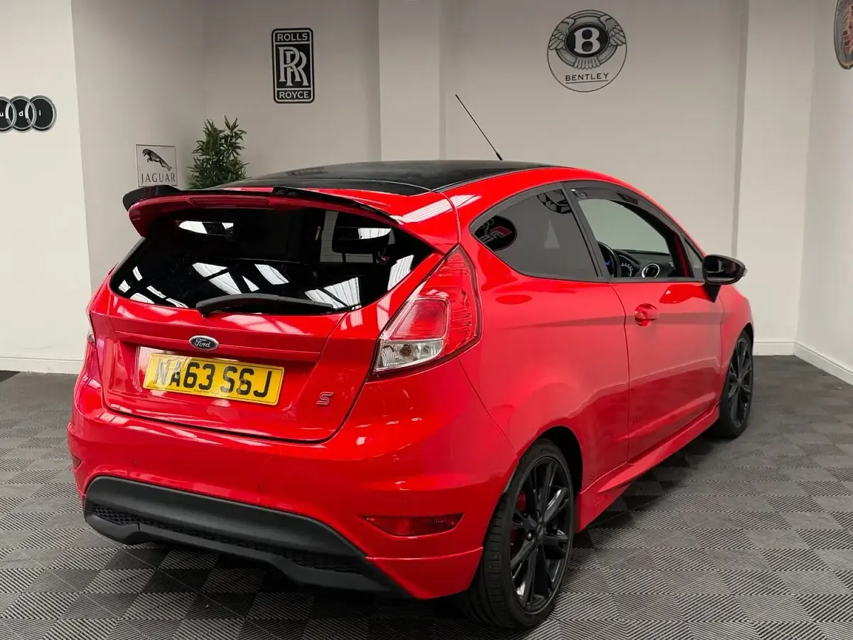 Used Ford Fiesta Zetec 2013 Red Hatchback