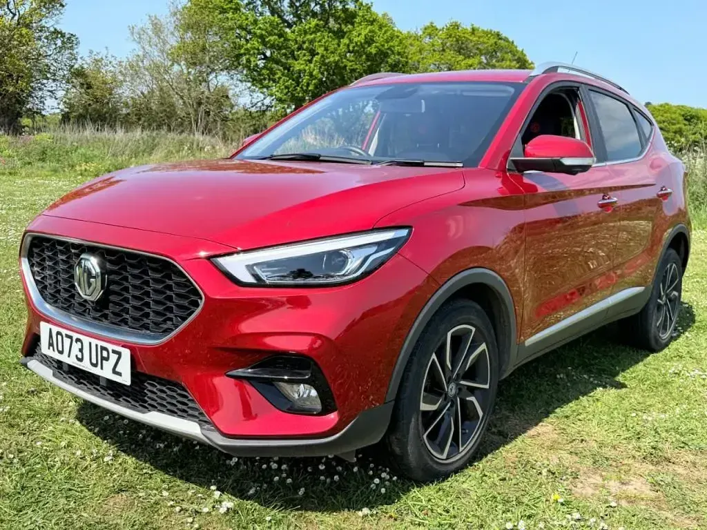 Used MG ZS Exclusive 111 HP (81 kW) 2023 Red SUV