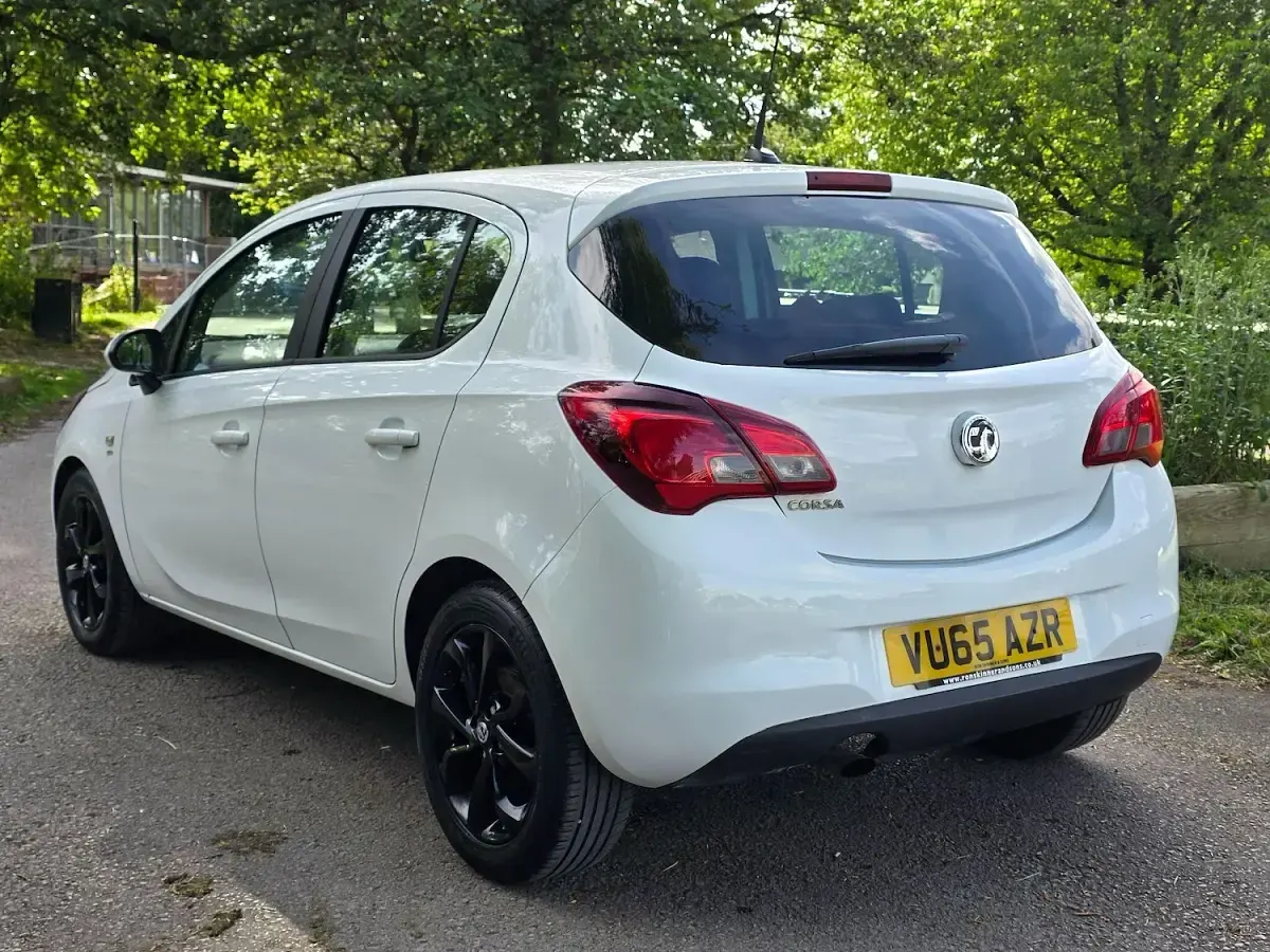 Used Vauxhall Corsa SRi 2015 White Hatchback