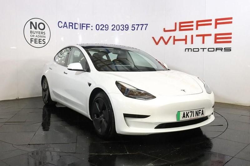 Used Tesla Model 3 Standard Range Plus 366 kW (498 HP) 2021 White Sedan