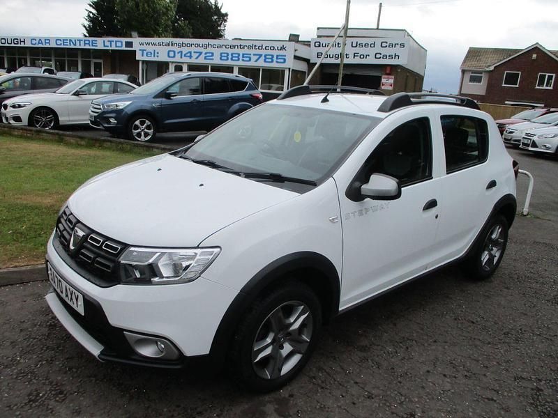 White Used 2020 Dacia Sandero Essentiel Hatchback | £7,995 (Fair price) - Image 1/4