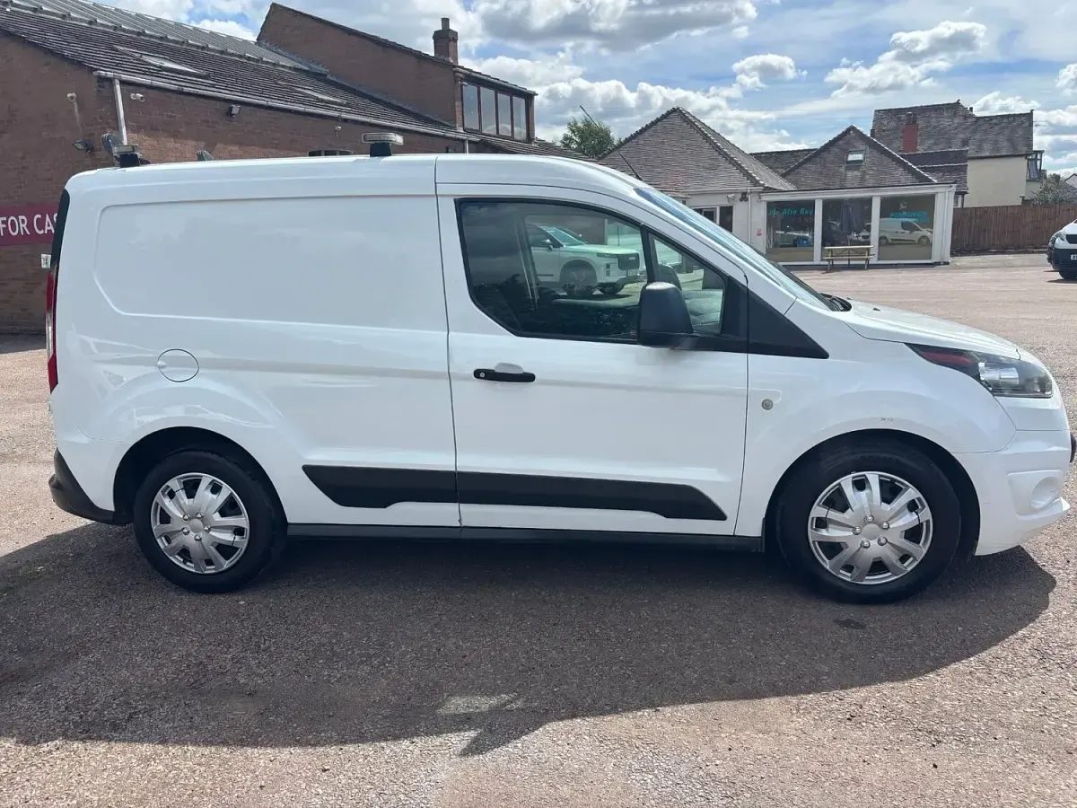 Used Ford Transit Trend 100 HP (73 kW) 2017 White Van