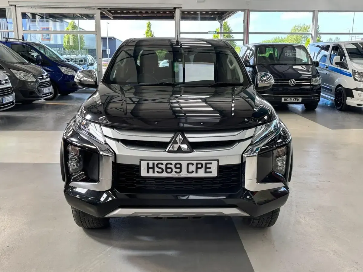 Second-hand Mitsubishi L200 Warrior 150 CP (110 kW) 2020 Negru Pickup
