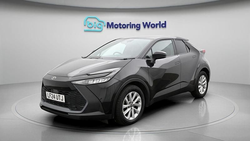 Używany Toyota C-HR 138 KM (101 kW) 2024 SUV