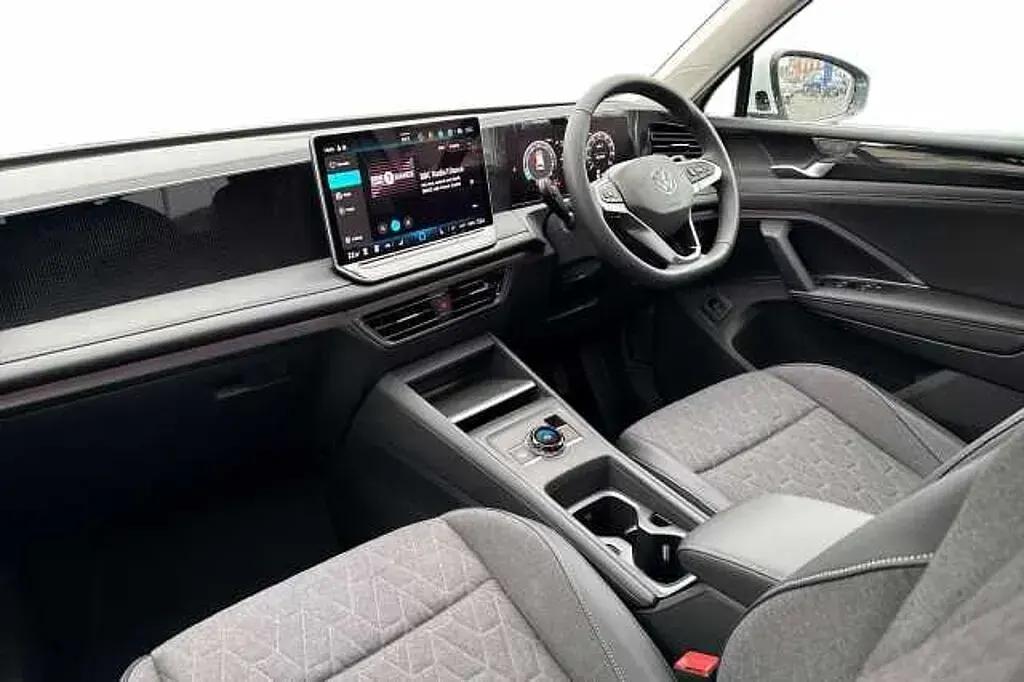 New VW Tiguan Match 150 HP (110 kW) 2025 Pure white SUV