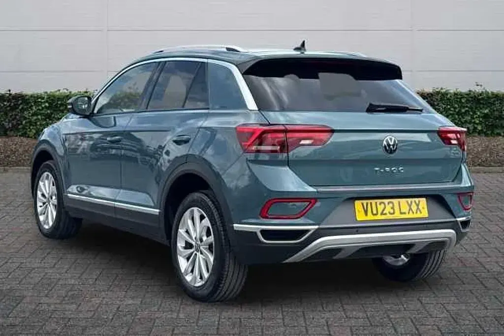 Usado VW T-Roc Style 150 HP (110 kW) 2023 Azul SUV