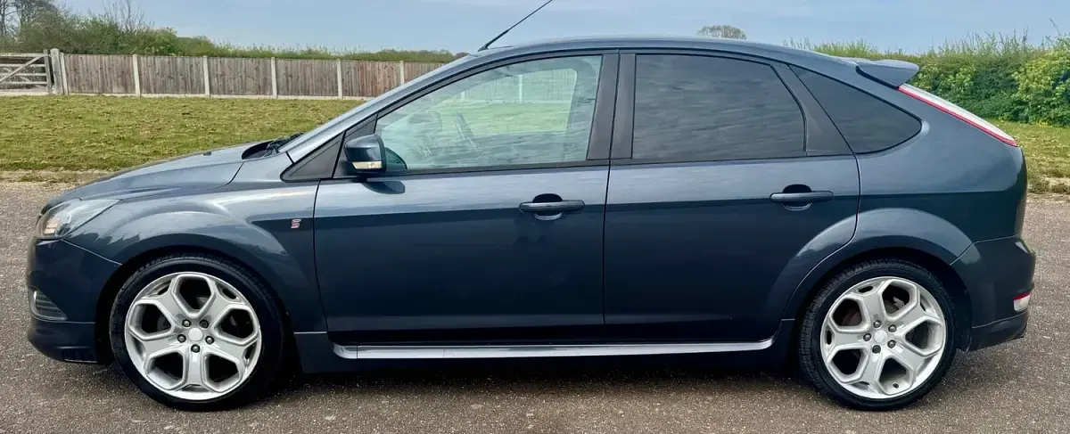 Used Ford Focus Zetec 125 HP (91 kW) 2010 Grey Hatchback