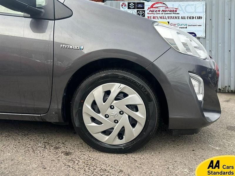 Second-hand Toyota Yaris Hybrid 100 CP (73 kW) 2015 Gri Hatchback