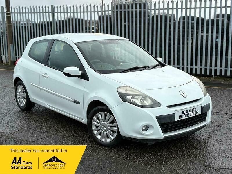 Used Renault Clio IV Expression+ 2012 White Hatchback
