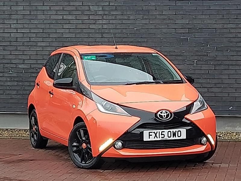 Used Toyota Aygo X-cite 68 HP (50 kW) 2015 Orange Hatchback