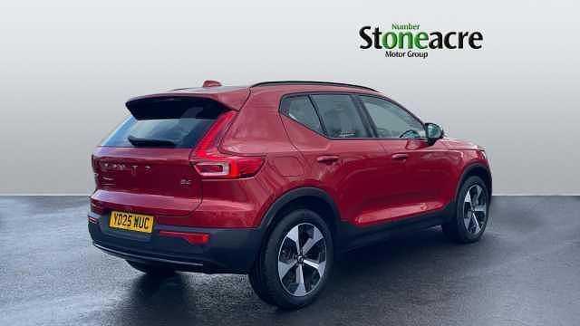 Usado Volvo XC40 Plus 194 HP (142 kW) 2025 Vermelho SUV