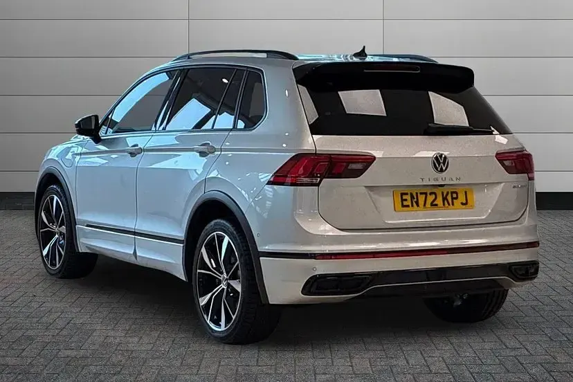 Used VW Tiguan R-line 242 HP (177 kW) 2023 Reflex silver SUV
