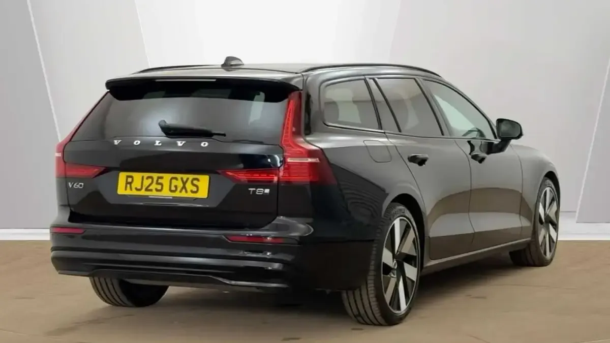 Used Volvo V60 Ultra 449 HP (330 kW) 2025 Black Estate