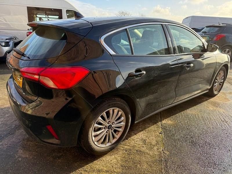 Used Ford Focus Titanium 125 HP (91 kW) 2019 Black Hatchback