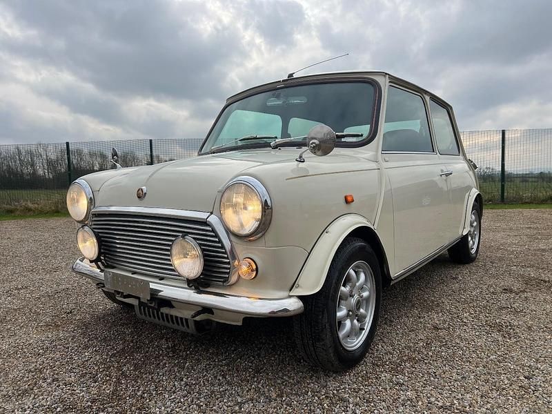 White Used 2000 Mini Cooper Classic Hatchback | £15,999 (Expensive) - Image 1/4