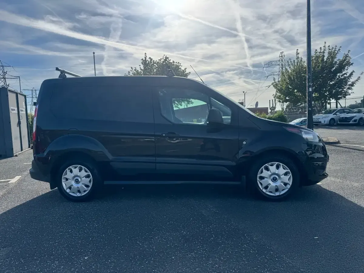 Used Ford Transit Connect Trend 120 HP (88 kW) 2018 Black MPV
