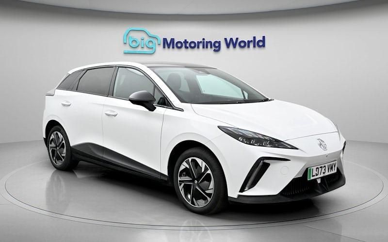 Begagnad MG MG4 EV Trophy 150 kW (204 HK) 2025 Halvkombi