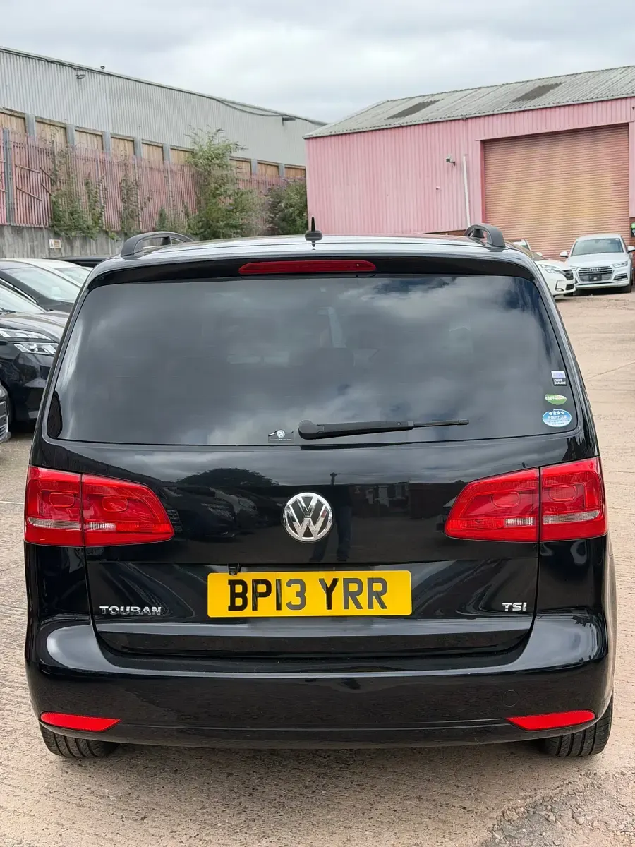 Used VW Touran 140 HP (102 kW) 2013 Black MPV