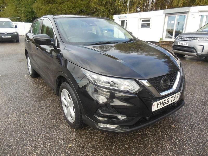 Black Used 2019 Nissan Qashqai Acenta Premium SUV | £10,750 (Good price) - Image 1/4