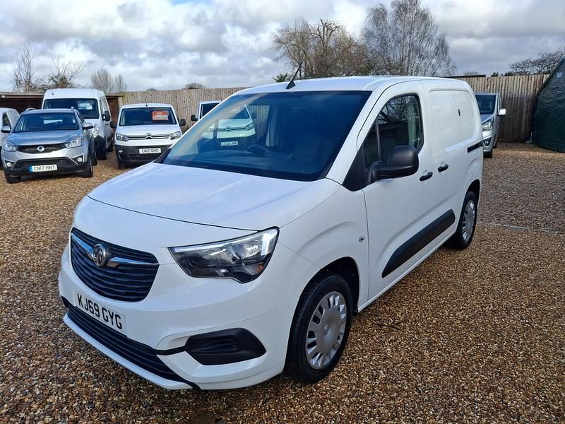 Used Vauxhall Combo Sportive 100 HP (73 kW) 2020 White Van