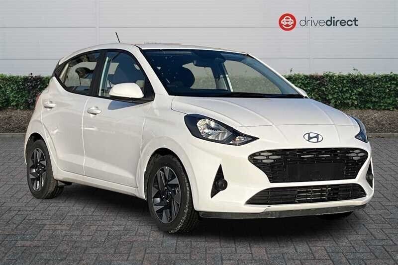 White Used 2024 Hyundai i10 Advanced Hatchback | £12,500 (Good price) - Image 1/4