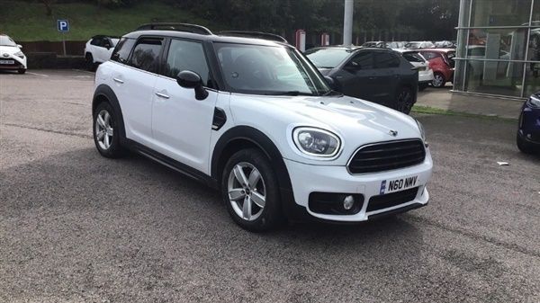 White Used 2017 Mini Cooper Countryman SUV | £13,898 (Fair price) - Image 1/1