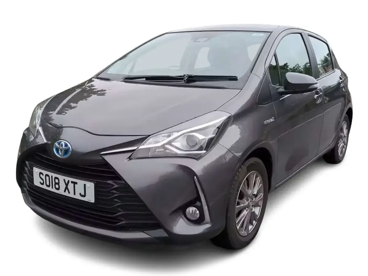 Used Toyota Yaris 100 HP (73 kW) 2018 Grey Hatchback