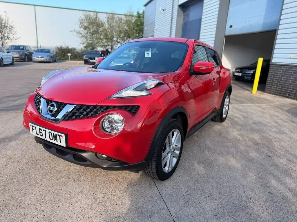 Used Nissan Juke N-Connecta 115 HP (84 kW) 2017 Red SUV