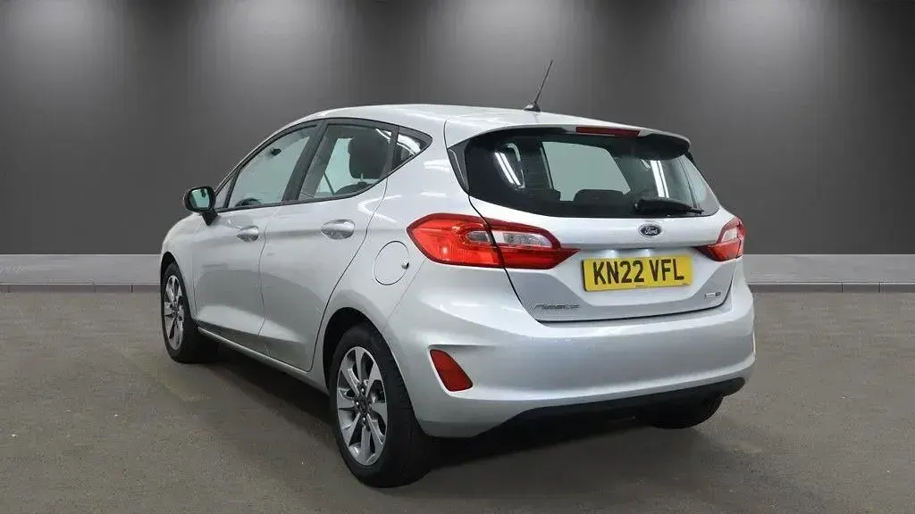 Second-hand Ford Fiesta Trend 125 CP (91 kW) 2021 Argintiu Hatchback