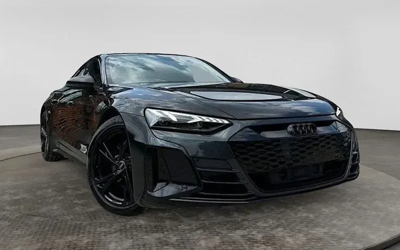 Used Audi e-tron GT quattro Comfort 389 kW (530 HP) 2022 Sedan